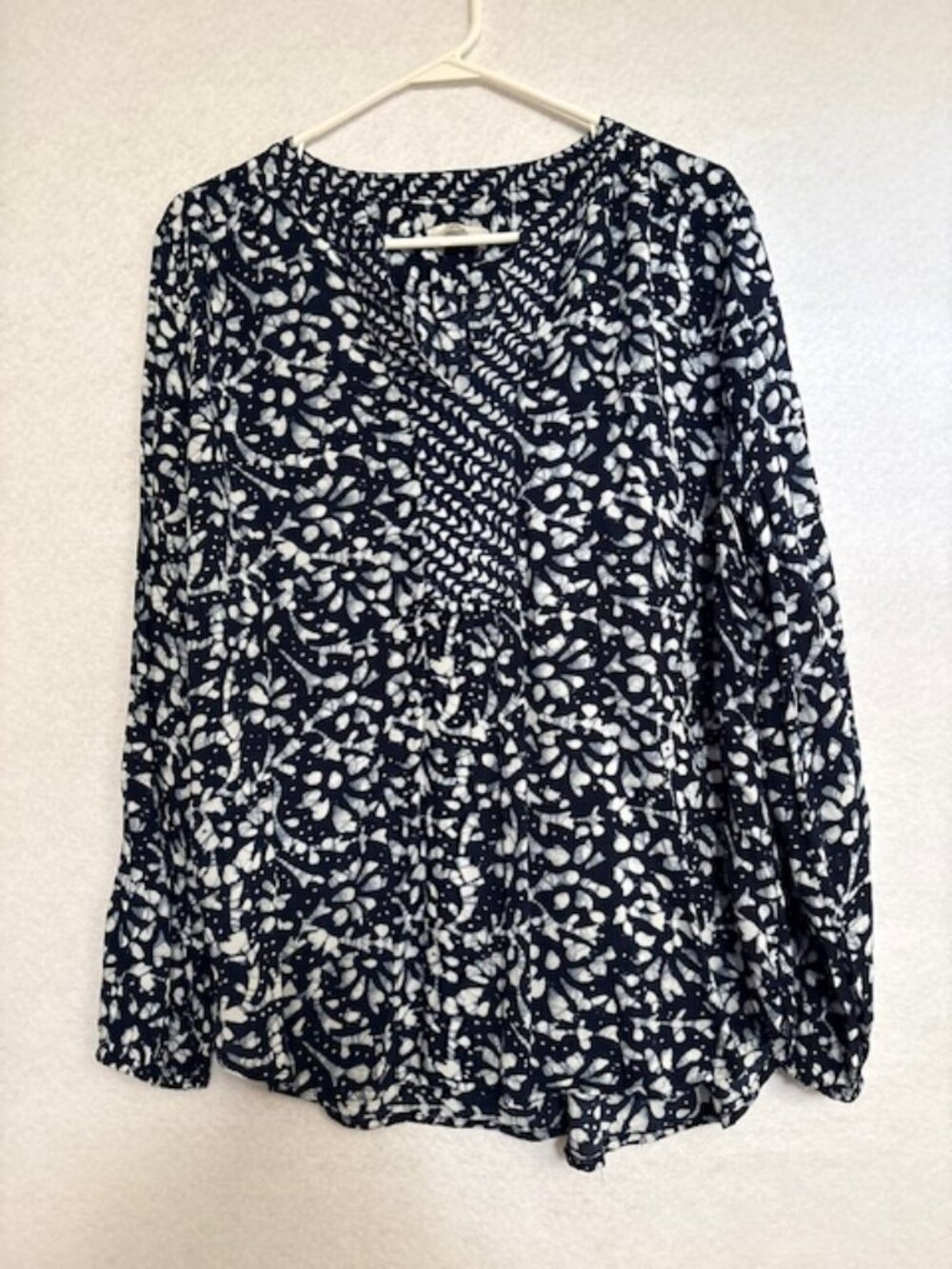 Loft Outlet Tunic Split V-Neck Size Large Long Sleeve Navy White Print